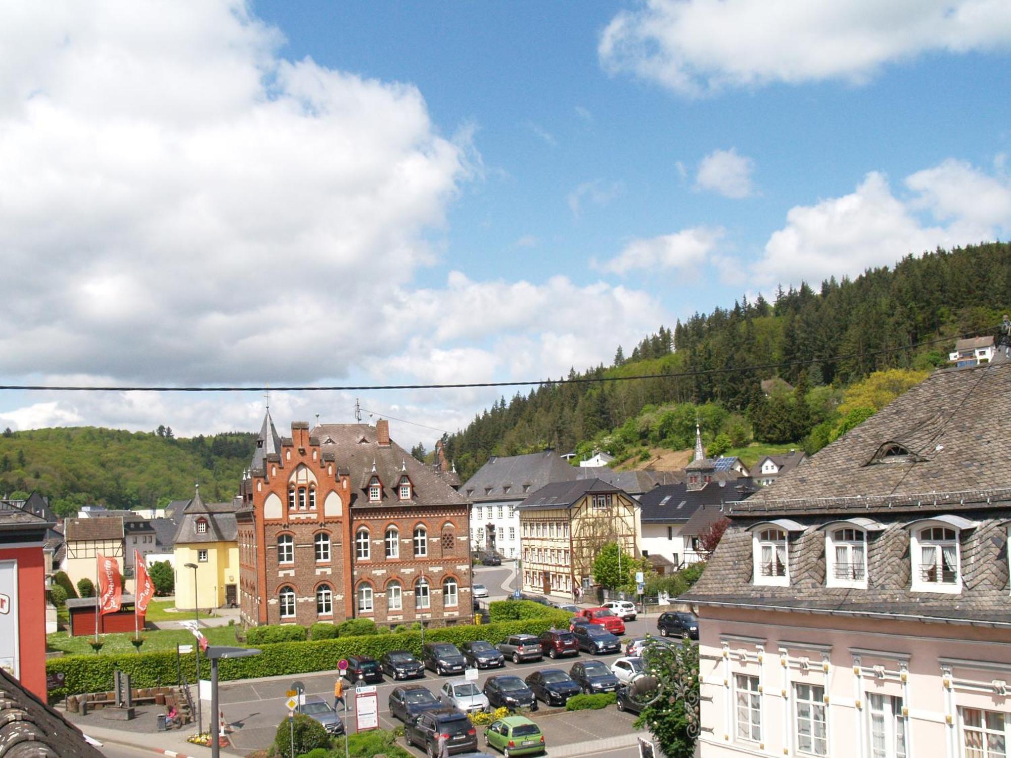 Ganzes Haus, Zentrale Lage Adenau Nuerburgringアパートメント エクステリア 写真